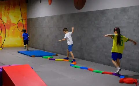 Zajęcia sensoryczne Kraków - rozwój dziecka przez zabawę i terapię