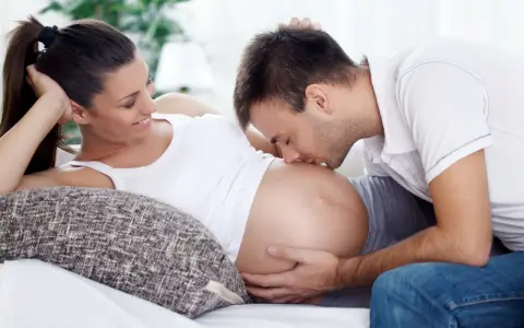 Jak zmienia się kobieta w ciąży - emocjonalne i fizyczne wyzwania