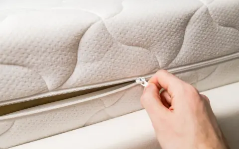 Jak prać pokrowiec materaca IKEA? Bezpiecznie i bez skurczenia!