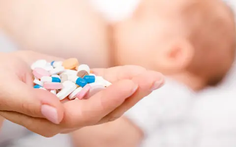 Medicamentos y lactancia: Guía segura para madres (¡la mayoría son compatibles!)