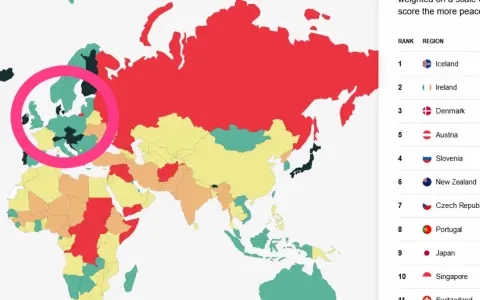 Mapa świata z zaznaczonymi krajami. Islandia jest na pierwszym miejscu jako najbezpieczniejszy kraj na świecie.