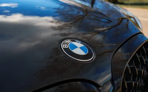 Jaki płyn do chłodnicy BMW E90? Uniknij kosztownych błędów w wyborze