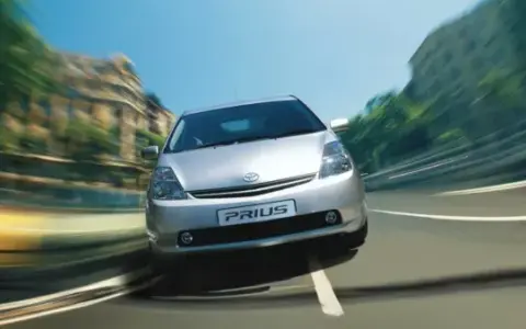 Czy warto kupić używaną Toyotę Prius? Odkryj ukryte wady i zalety
