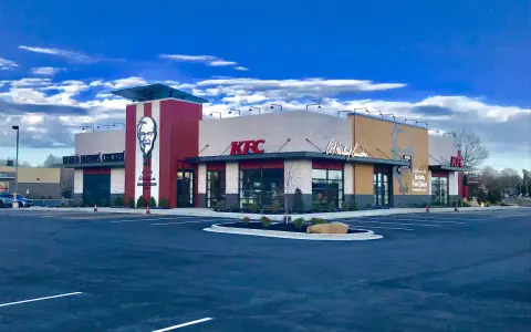 Kto jest założycielem KFC? Poznaj historię Colonel Sandersa