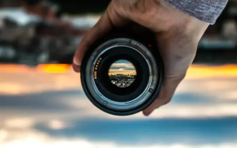 Do czego obiektyw 50-200 mm? Portrety, sport, natura i więcej