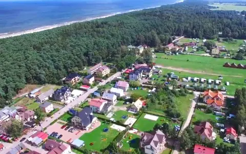 Gdzie szukać noclegów nad morzem, aby nie przepłacać i znaleźć najlepsze oferty
