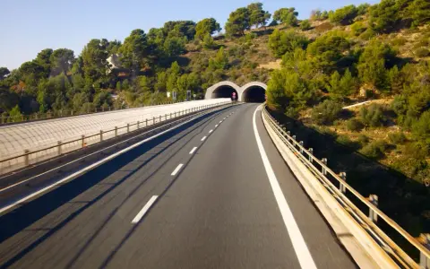 Jak płacić za autostrady we Włoszech? Proste metody i porady