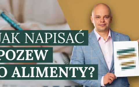Mężczyzna w garniturze prezentuje dokument z napisem "Jak napisać pozew o alimenty?".