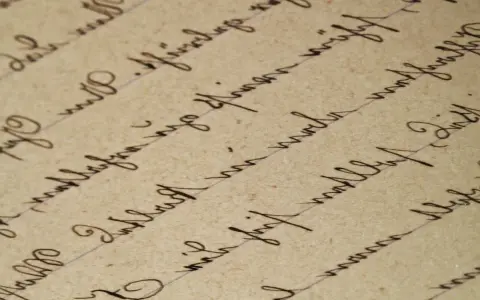 Detaljerad text i kursiv stil på gammalt papper, som ett referat exempel artikel.