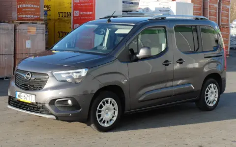 Opel Combo: Który silnik wybrać? Analiza i typowe usterki