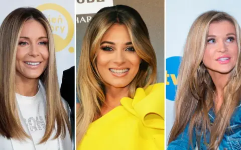 Trzy kobiety z blond włosami. Jedna w białej marynarce, druga w żółtej sukience, trzecia w dżinsowej kurtce.