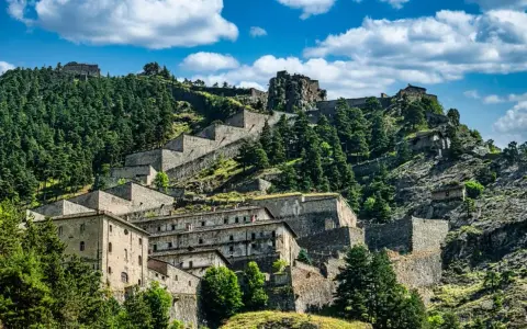 Montagne Vicino a Te: Fughe Perfette da Milano, Roma, Torino