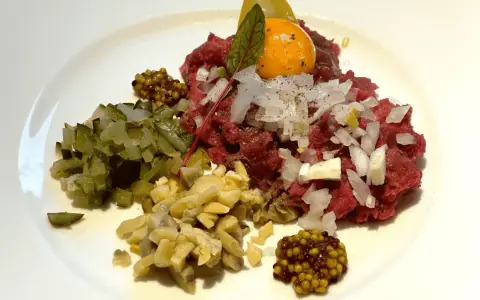 Gdzie zjeść w Stroniu Śląskim? Odkryj najlepsze restauracje i dania