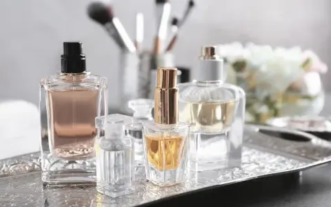 Parfum aufbewahren: Experten-Tipps für langanhaltende Duftfrische