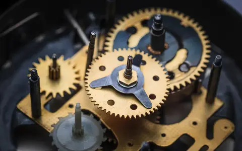 Wymiana mechanizmu zegara ściennego? To prostsze niż myślisz!