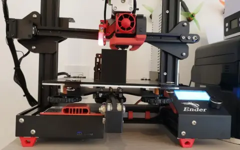 Drukarka 3D Ender z aktualnym ender 3 firmware, gotowa do druku.