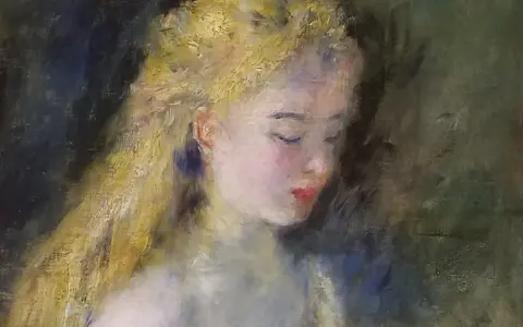 Ett drömskt auguste renoir konstverk av en ung kvinna med gyllene hår och slutna ögon, badande i mjukt ljus.