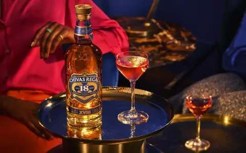 Z czego robi się whisky? Odkryj sekrety smaku i procesu!