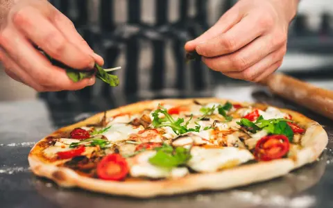 Masa de pizza: Recetas creativas saladas y dulces que te sorprenderán