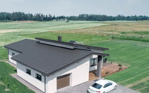 Jaką blachę na dach wybrać, by uniknąć kosztownych błędów?