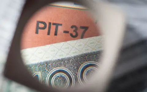 PIT-11: Czy musisz się rozliczyć? Uniknij błędów i zyskaj zwrot!