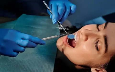 Wizyta u dentysty na L4? ZUS nie odbierze Ci zasiłku!
