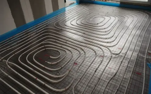 Ile pętli podłogówki potrzebujesz do salonu 30 m2 dla komfortu?