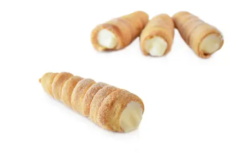 Słodkie rurki z kremem, idealne na deser. Zastanawiasz się, ile kcal ma rurka z kremem?