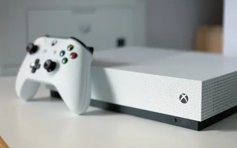 Gry na Xbox Series S: Gdzie i jak kupować, by oszczędzić?