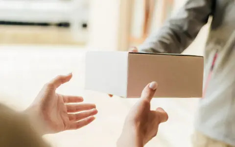 Jak wpisać adres na AliExpress w aplikacji i uniknąć problemów z dostawą