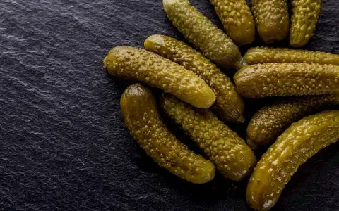 Ile kalorii mają ogórki? Zaskakujące fakty o ich wartości odżywczej