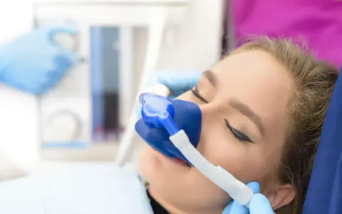 Znieczulenie u dentysty: Bezpieczne fakty, które rozwieją Twój lęk
