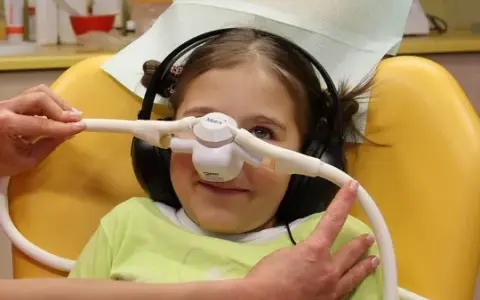 Sedacja wziewna: Koniec z lękiem u dentysty! Bezpieczna dla dzieci?