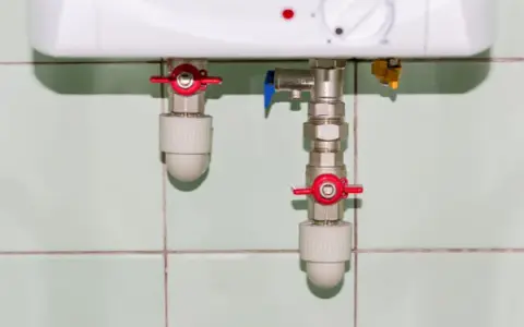 Jak zamontować czujnik temperatury w bojlerze - uniknij błędów przy instalacji