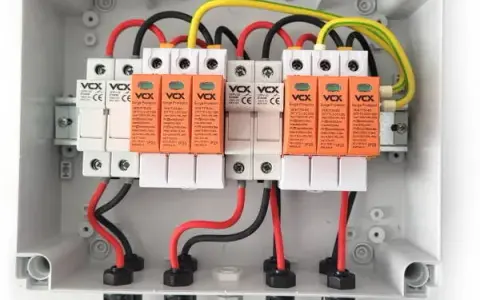 Rozdzielnica elektryczna: Podłącz bezpiecznie, zgodnie z normami i PV