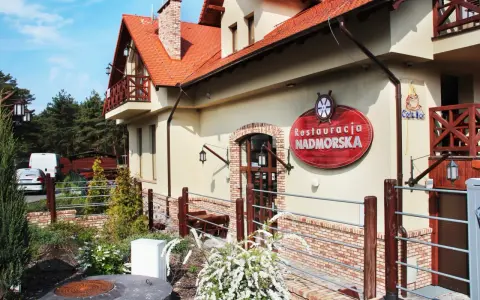 Gdzie dobrze zjeść w Krynicy Morskiej? Odkryj najlepsze restauracje