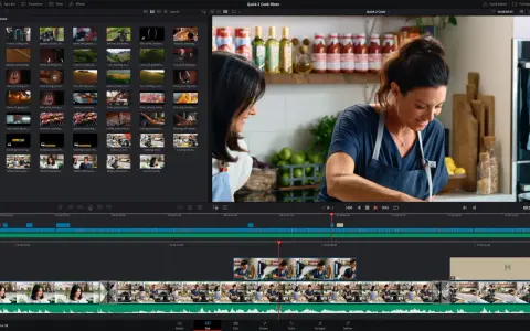 Program do montowania filmów, gdzie widać interfejs DaVinci Resolve. Dwie kobiety gotują w kuchni, a na dole widać oś czasu z klipami.
