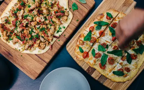 Pizza 40 cm: Dla ilu osób wystarczy, by nikt nie był głodny?