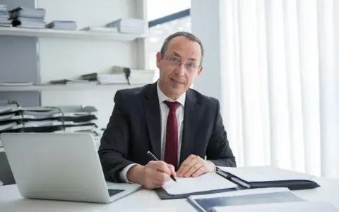 Kto płaci za notariusza przy wynajmie mieszkania? Sprawdź, co musisz wiedzieć