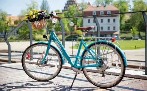 Jak zamontować koszyk do roweru instrukcja - uniknij najczęstszych błędów