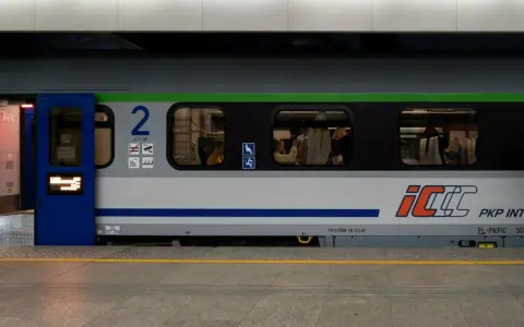 Senior w PKP: Zniżki 30% i 37% uniknij błędów!