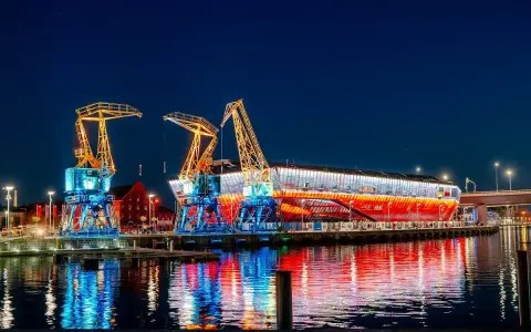 Odkryj Szczecin: miasto magnolii, dźwigozaurów i morskich tajemnic