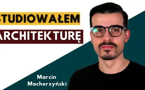 Marcin Macherzyński, który studiował architekturę, w czarnym t-shircie i okularach.