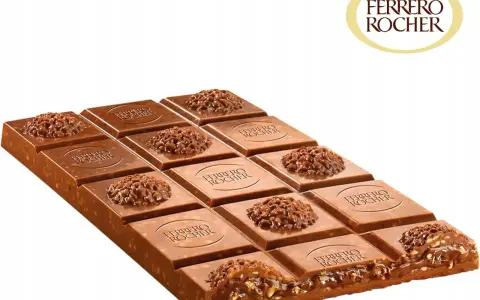 Tabliczka czekolady Ferrero Rocher z orzechami i kremowym nadzieniem. Zastanawiasz się nad ferrero rocher kcal?