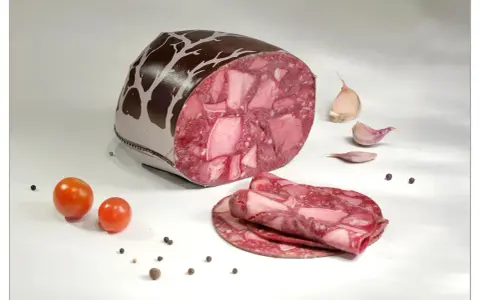 Kaloryczność salcesonu: Ile kcal ma czarny, włoski, ozorkowy?