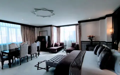 Hotel Saray Granada: comodidad y cercanía a las atracciones culturales
