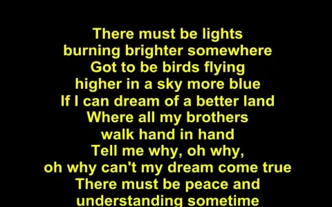 Elvis Presley singt "If I can dream" über Lichter, die heller brennen, und Brüder, die Hand in Hand gehen.