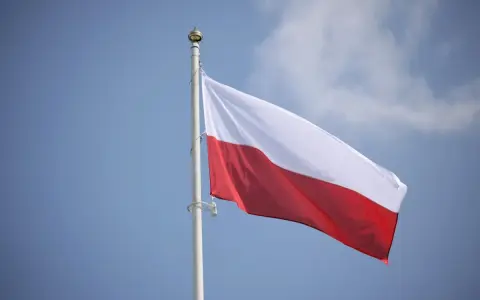 Biało-czerwona flaga Polski: Skąd się wzięły te barwy i co oznaczają?