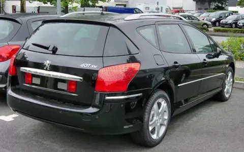 Peugeot 407: Ile litrów paliwa mieści bak? Sprawdź!