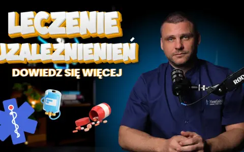 Leczenie uzależnień: mężczyzna w kitlu przed mikrofonem, ikony medyczne i tabletki. Dowiedz się więcej o terapii.